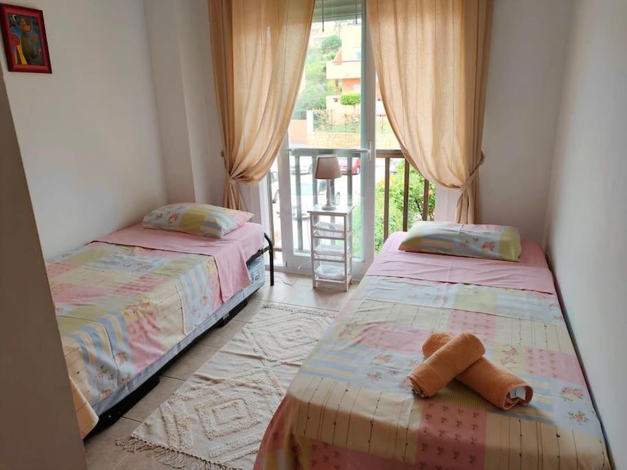 Penthouse Paradiso: 2Br Oasis In Casares Del Sol Exterior photo