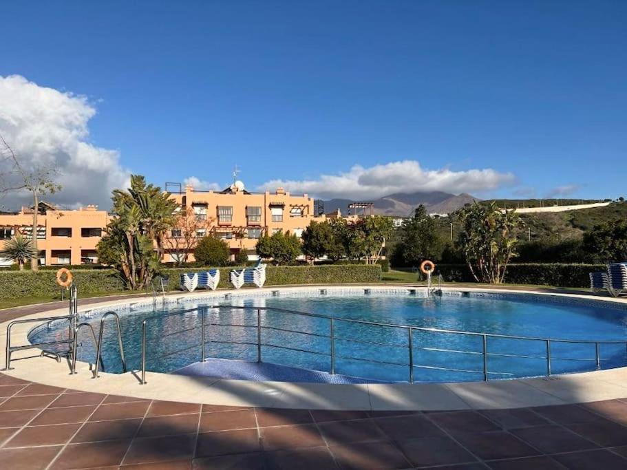 Penthouse Paradiso: 2Br Oasis In Casares Del Sol Exterior photo