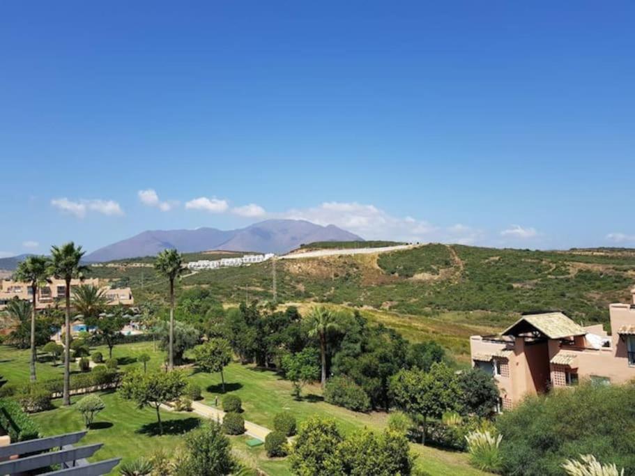 Penthouse Paradiso: 2Br Oasis In Casares Del Sol Exterior photo